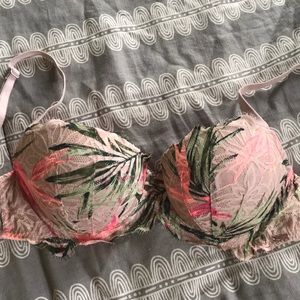 NWOT VS date push-up bra